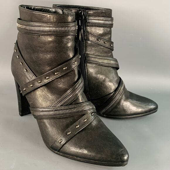 STUART WEITZMAN Size 10 Black Studded Zippers Leather Ankle Boots - Picture 1 of 10